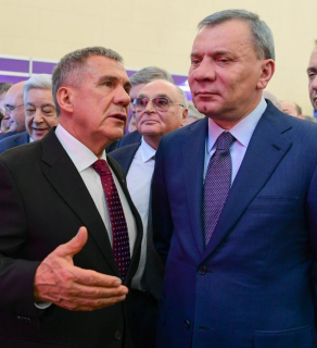 Borisov (right) with Tatar President Rustam Minnikhanov