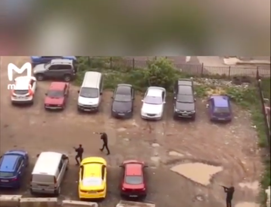 VIDEO:  Road Rage Causes Mafia Gang Shoot Out In Moscow...OK Corral Flashback!