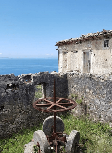 Places to Visit: The Albanian Castle of Himare
